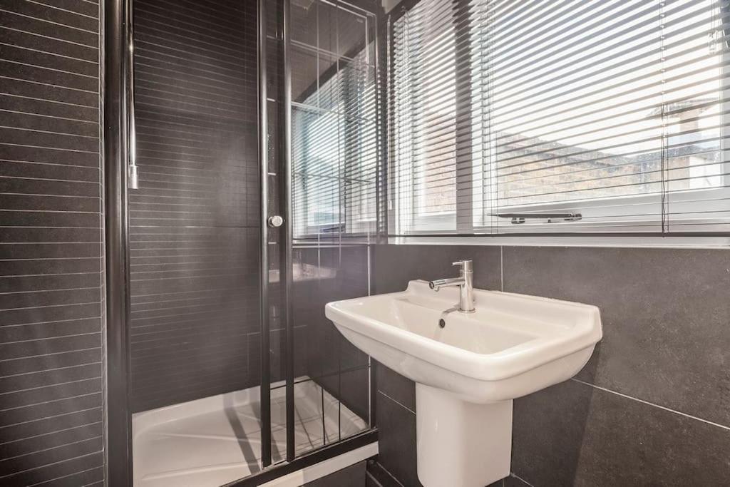 Spacious Home On Chapel Market 런던 외부 사진