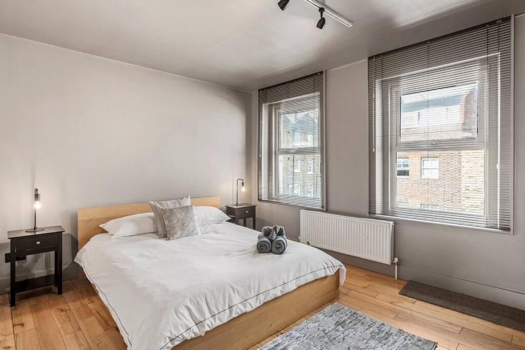 Spacious Home On Chapel Market 런던 외부 사진